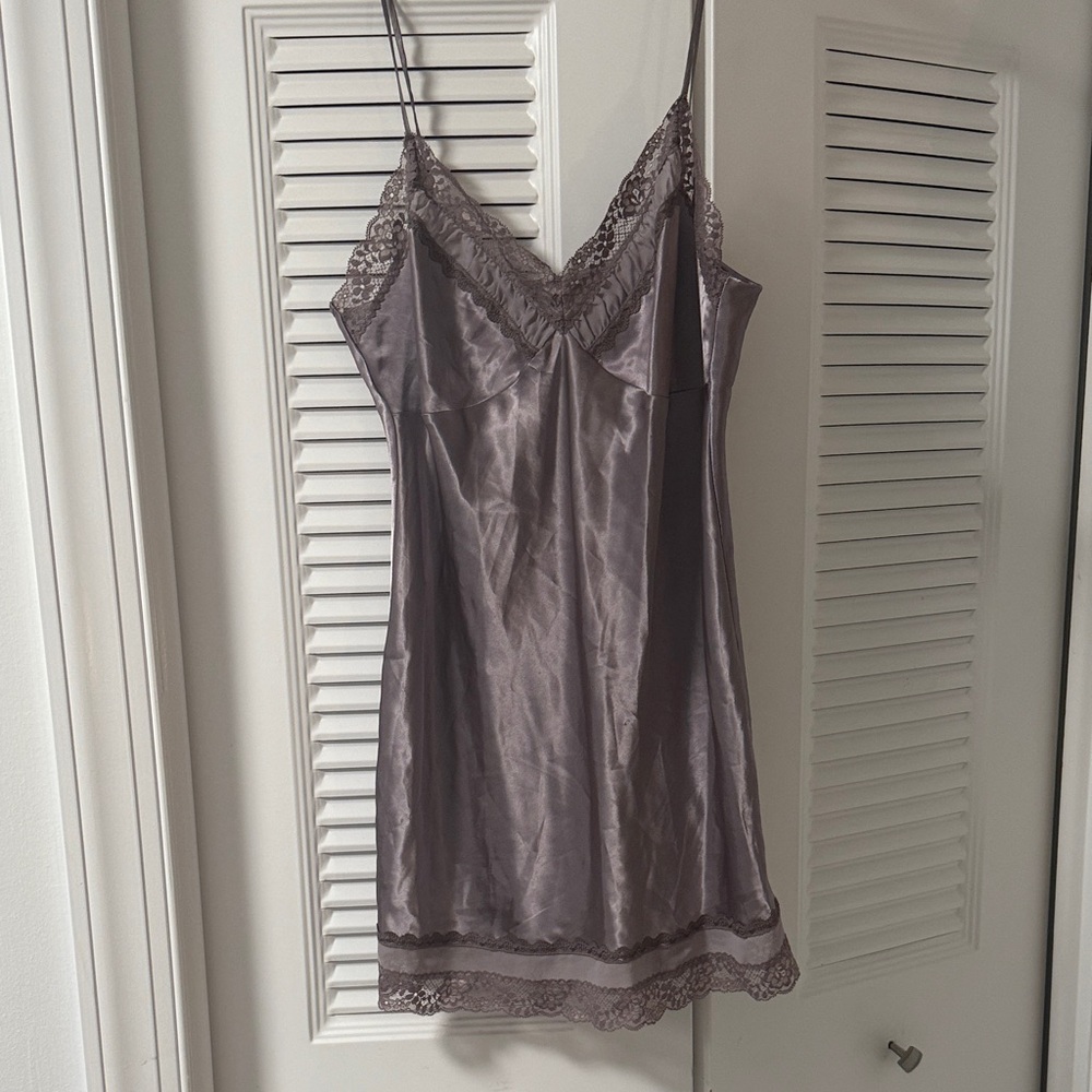 Elegant Lace Trim Satin Chemise